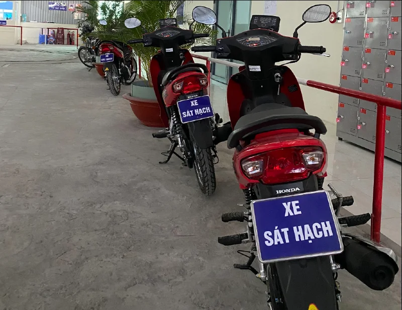 thi bằng A bằng xe gì 2