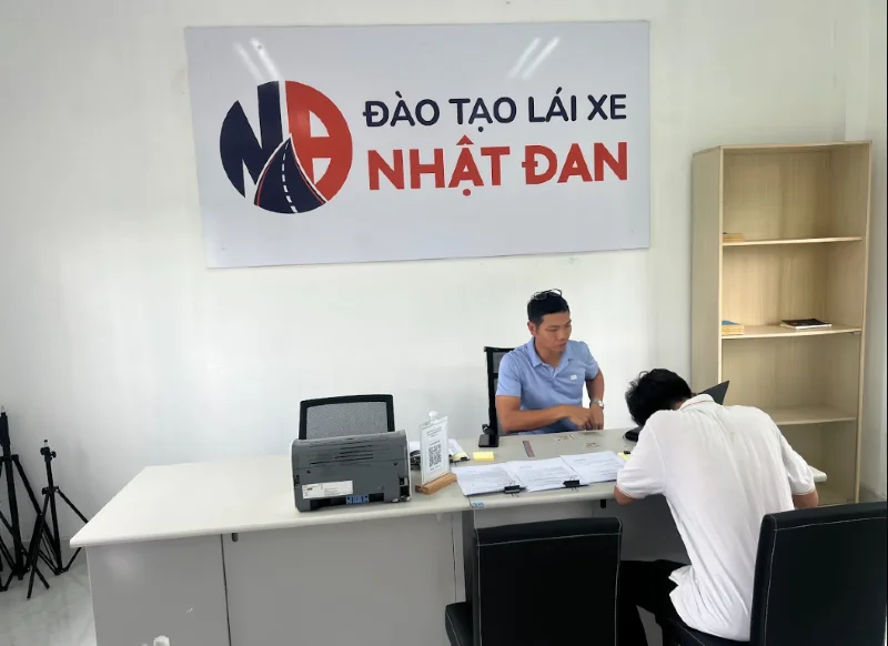 Học Lái Xe Ô Tô Cấp Tốc Tại TPHCM 2