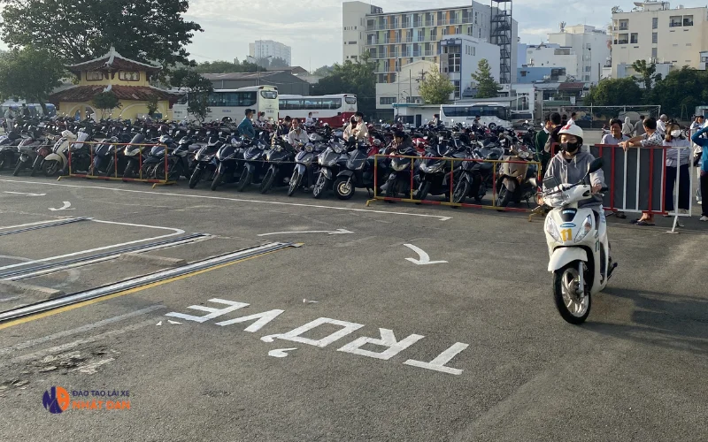 Hướng dẫn thi thực hành lái xe máy A1 3