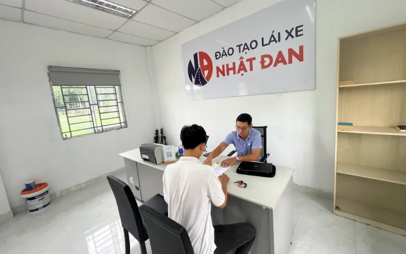 Lệ Phí Học Và Thi Bằng Lái Xe Ô Tô Ở TPHCM