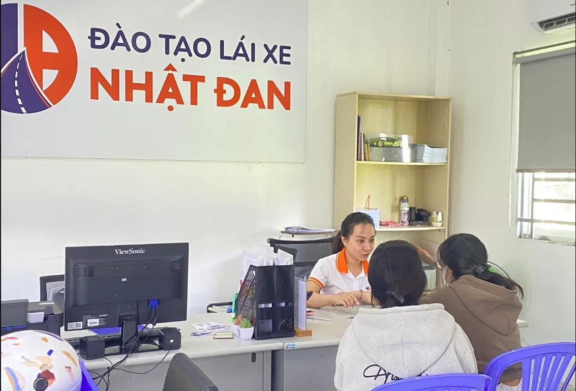 Nộp hồ sơ thi bằng lái xe máy bao lâu thi được thi 2