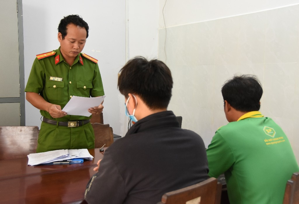 học sinh đi xe máy bị phạt bao nhiêu 2